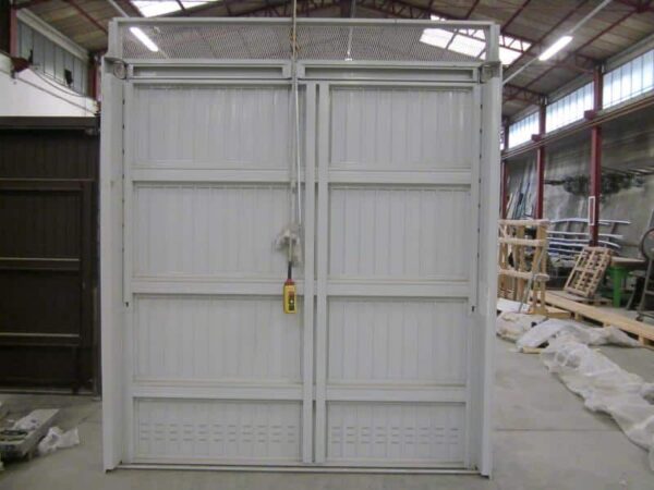 Porta basculante in acciaio da LT 2390 x HT 2660